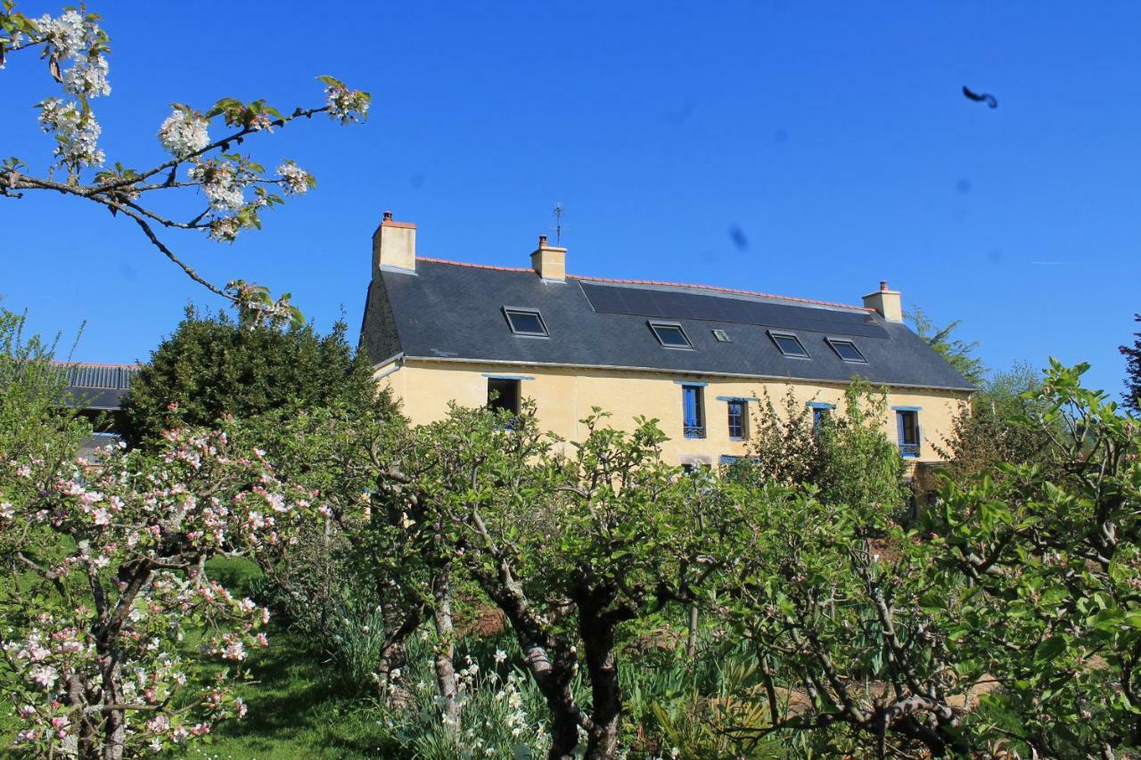 L'Ancien Presbytere Hotel Monterfil Exterior photo